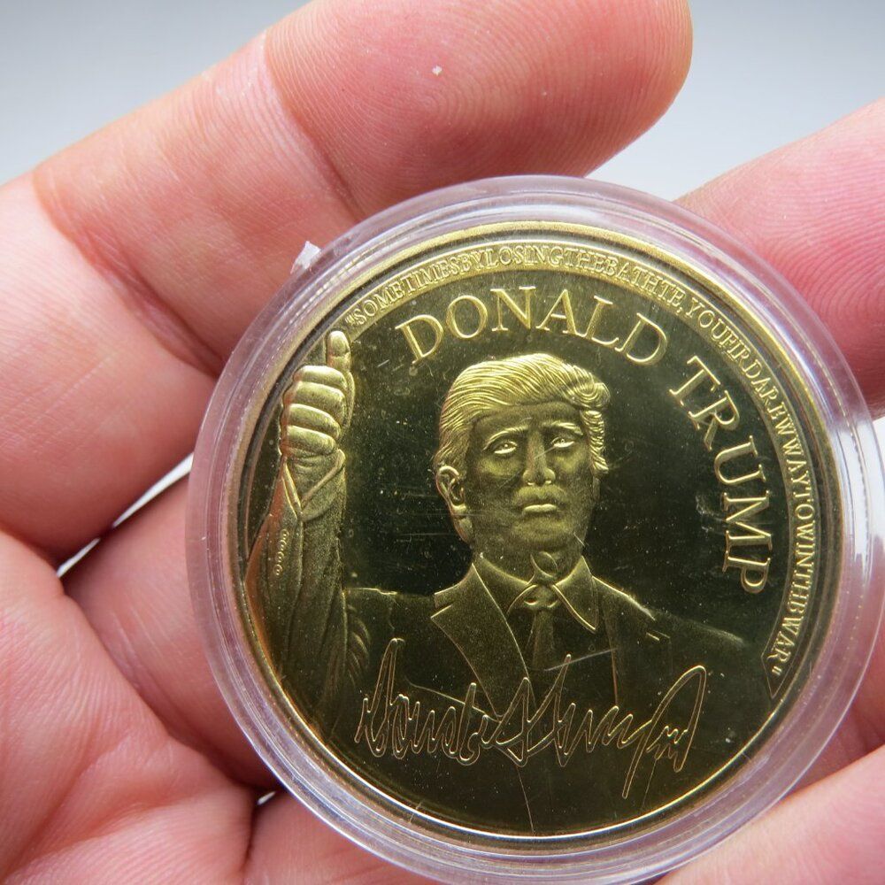 18k Gold Coin Trump Collections - Picture 2 of 4
